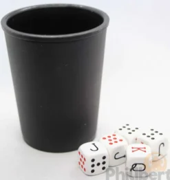 Dés poker avec gobelet