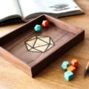 Piste de Dés en Bois Massif - Design D20 (Noyer Noir)